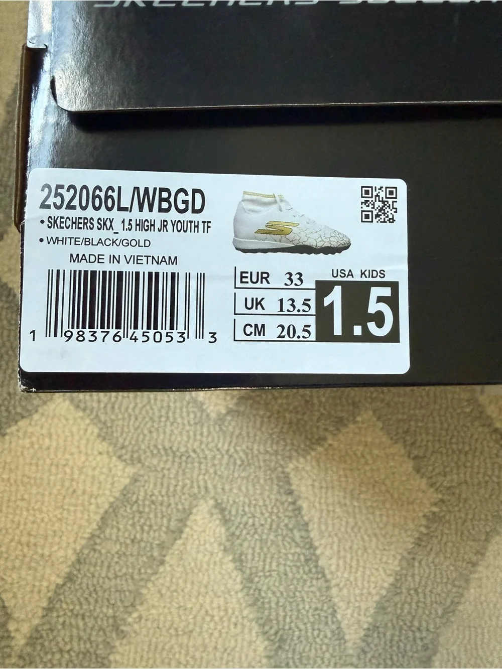 Sketchers White & Gold Turf Shoes size 1.5 Brand New